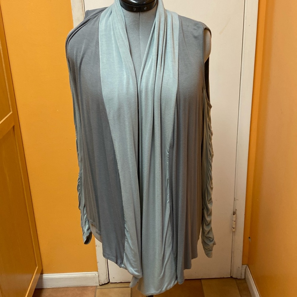 Star Wars Rey cold shoulder cotton knit
Her Universe
Lg